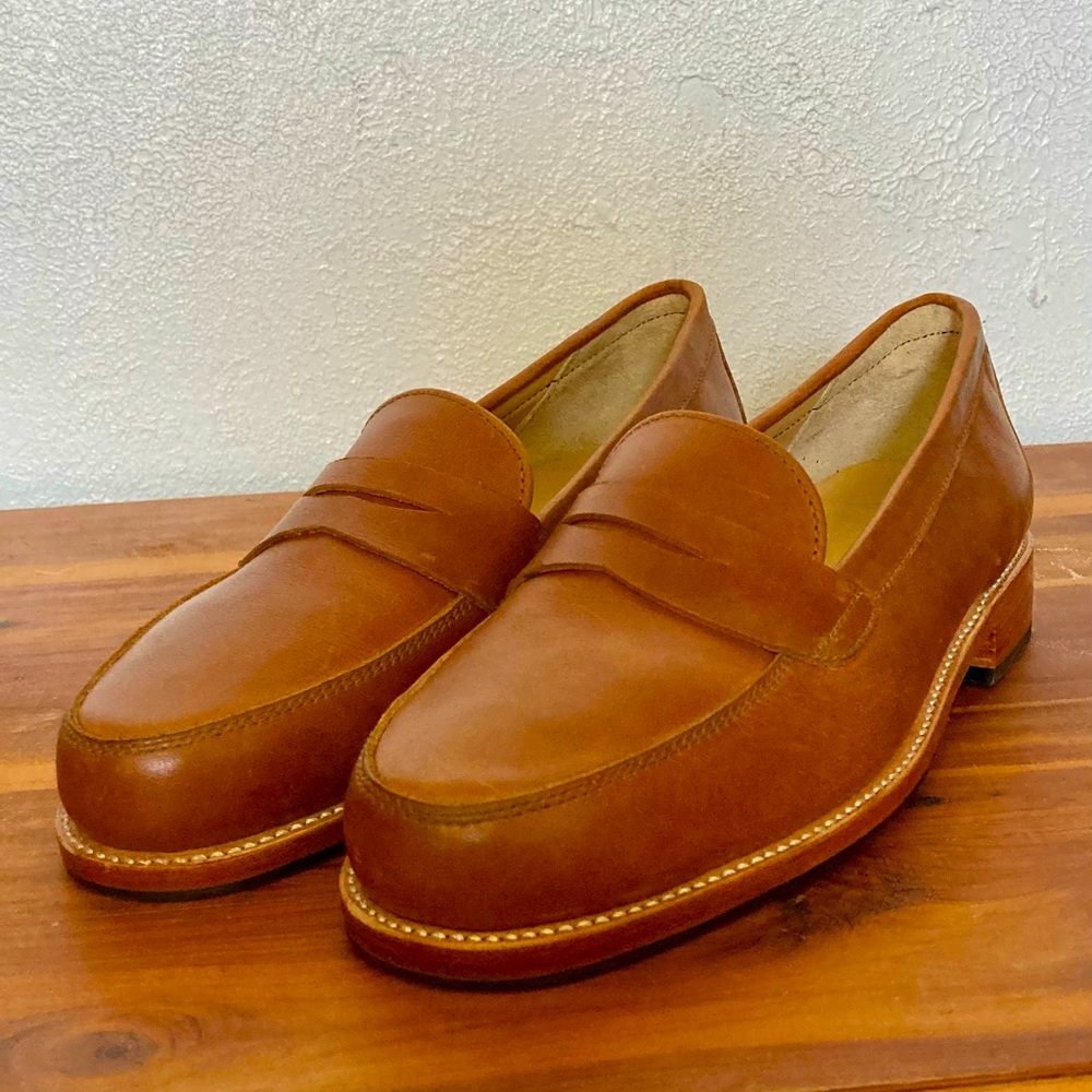 Adelante Sofia Handcrafted Loafers Women’s size 9